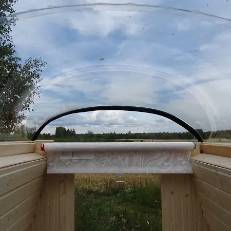 Niiralan Tila: Skylight 营地